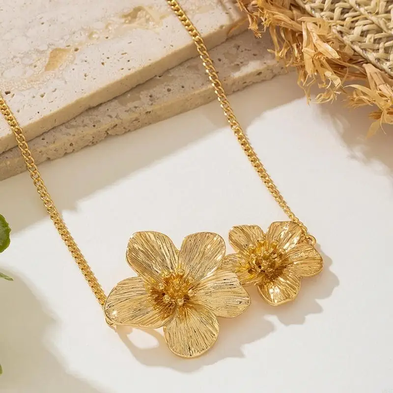 195C Elegant Crinkle Flower Pendant Necklace Adjustable Length Alloy Jewelry For Women
