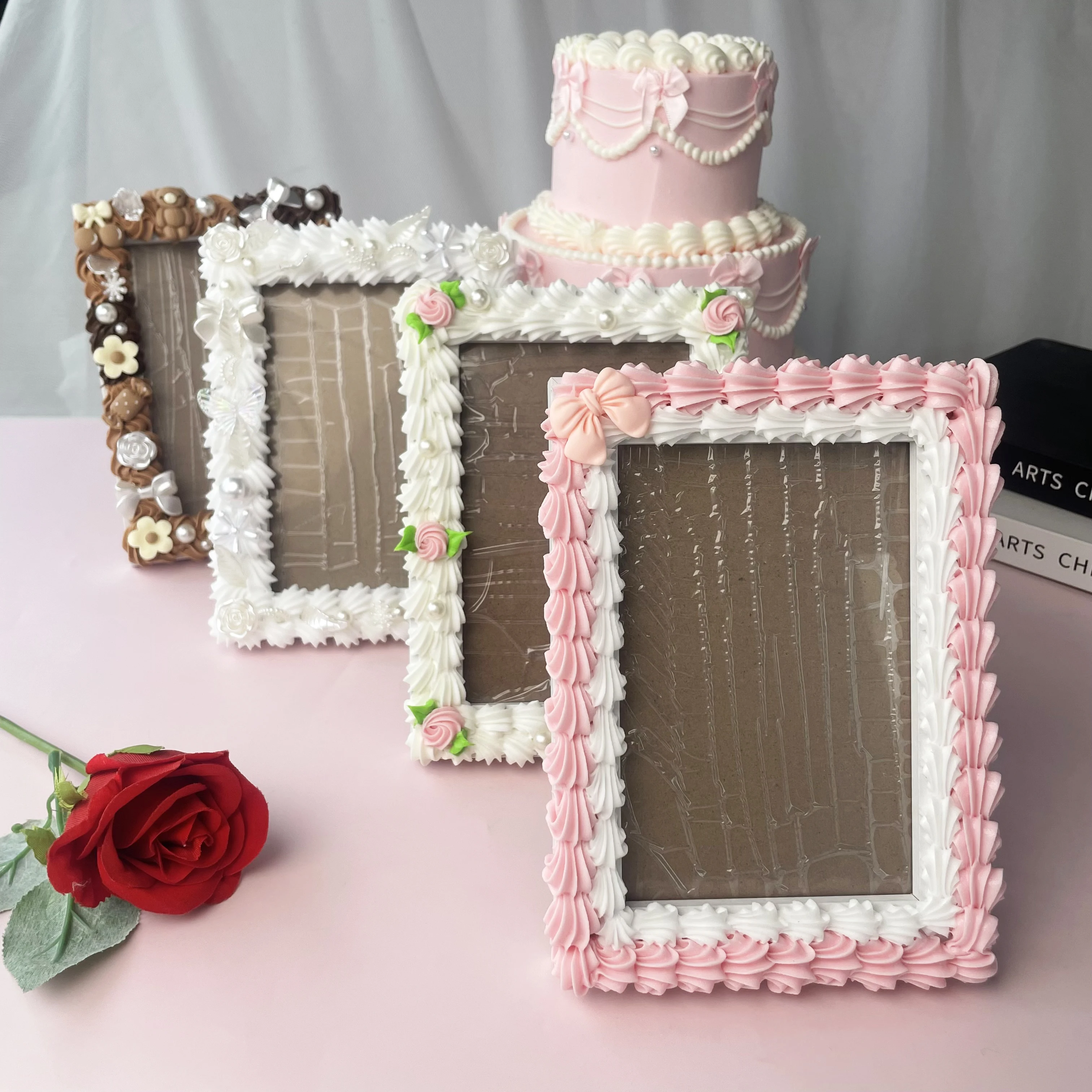 17.5cm Fake Cake-Style Photo Frame, Handmade Cream Decor Picture Frame for 4x6 inch Photo, Home Decor & Birthday Party Gift