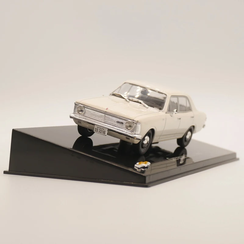 Коллекционная модель автомобиля Chevrolet Opala 1968 года, масштаб 1:43, из литого металла, сувенир, подарок, украшение для витрины