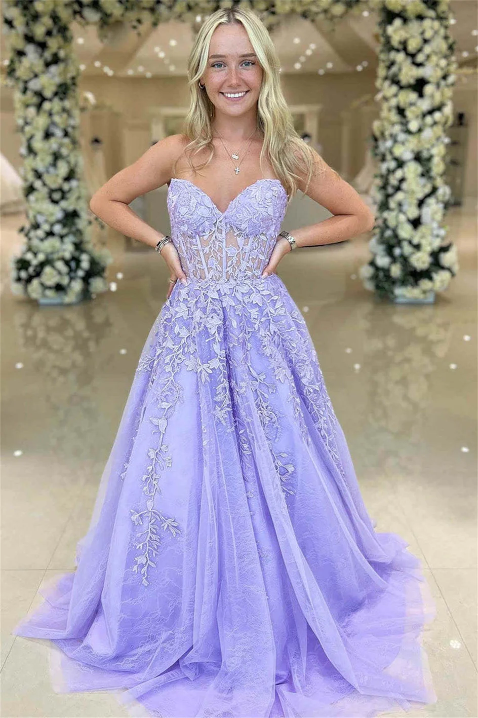 Shiyicey Appliques Ball-Gown Backless Floor-length Lace Up Illusion V-neck Long Prom Party Dresses Elegant Woman Evening Gowns