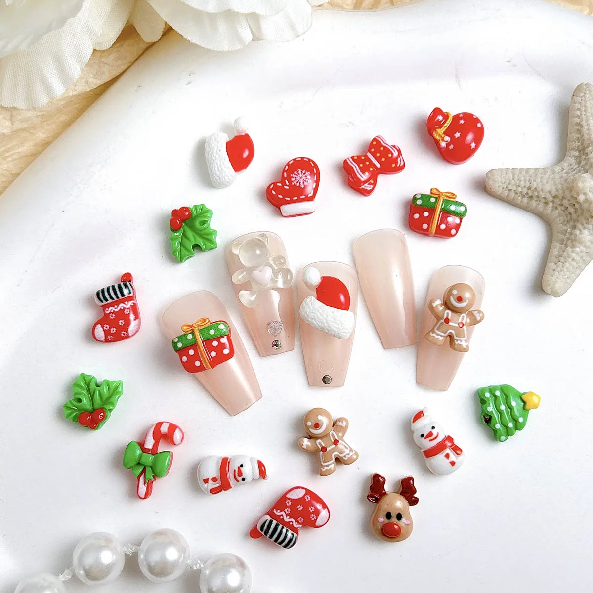 30 Uds. De dibujos animados 3D, muñeco de nieve creativo, sombrero de Navidad, dijes de resina para uñas, calcetines bonitos, caja de regalo, serie navideña, decoraciones artísticas para uñas DIY