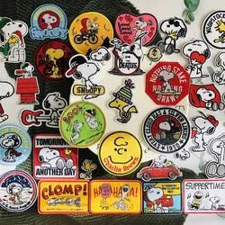 Snoopy Anime Patches para Roupas, Cão Kawaii, Patches bordados, Adesivos para Jaqueta, Decoração dos desenhos animados, Calças, Patch de roupas