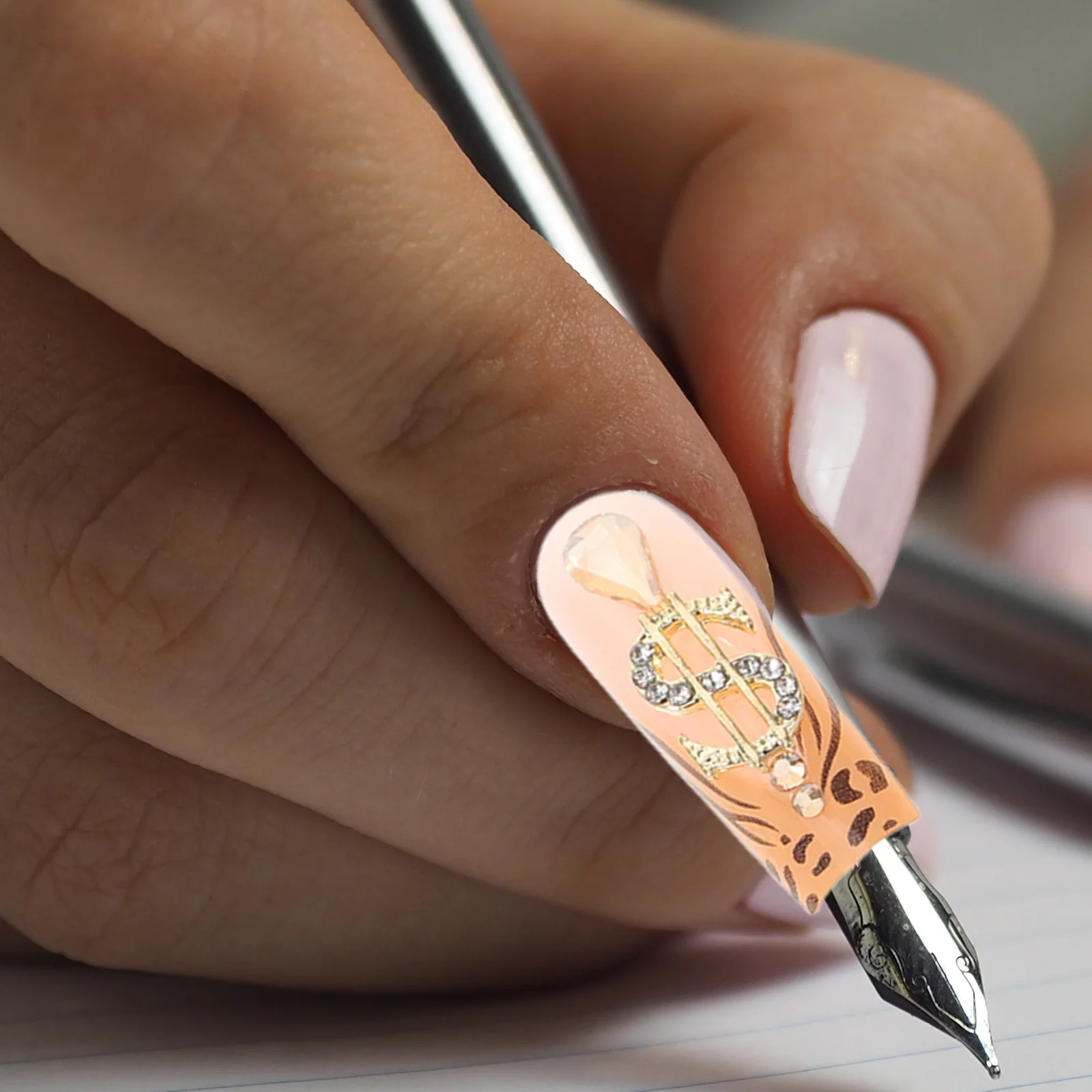 Ensemble de faux ongles longs en forme de cercueil, 1 boîte, couleurs assorties, imprimé léopard, nœud français doré, Nail Art pour femmes et filles