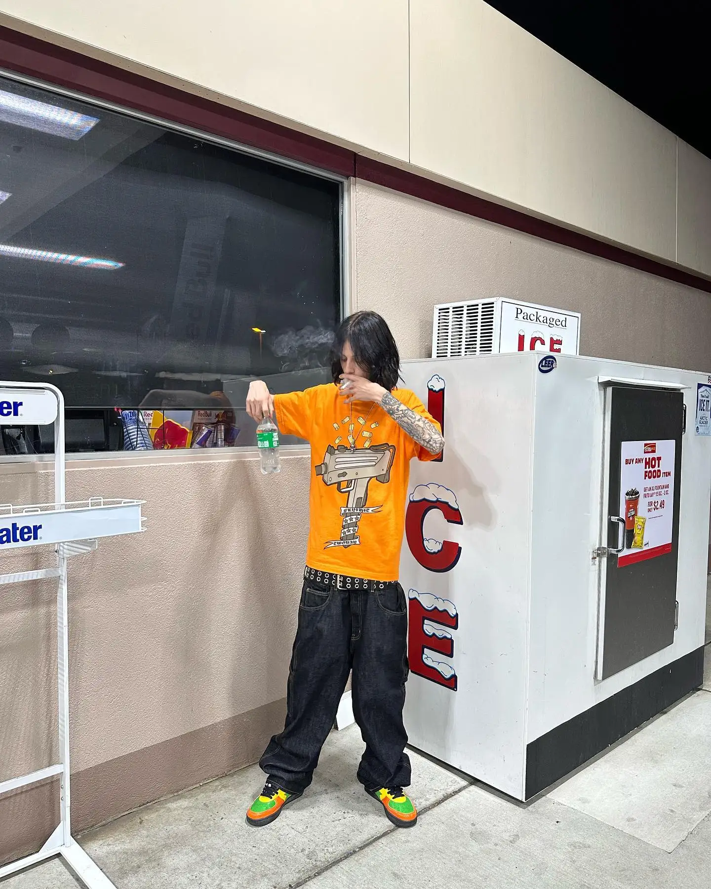 

High street hip hop cartoon uzi graphic t shirts short sleeved tops oversized t shirt streetwear y2k couples women clothing