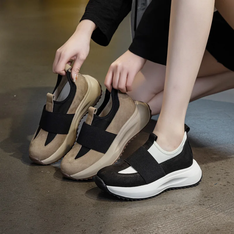 

Женские спортивные и повседневные туфли 2026 года: новые кожаные универсальные туфли на толстой подошве-платформе для осени