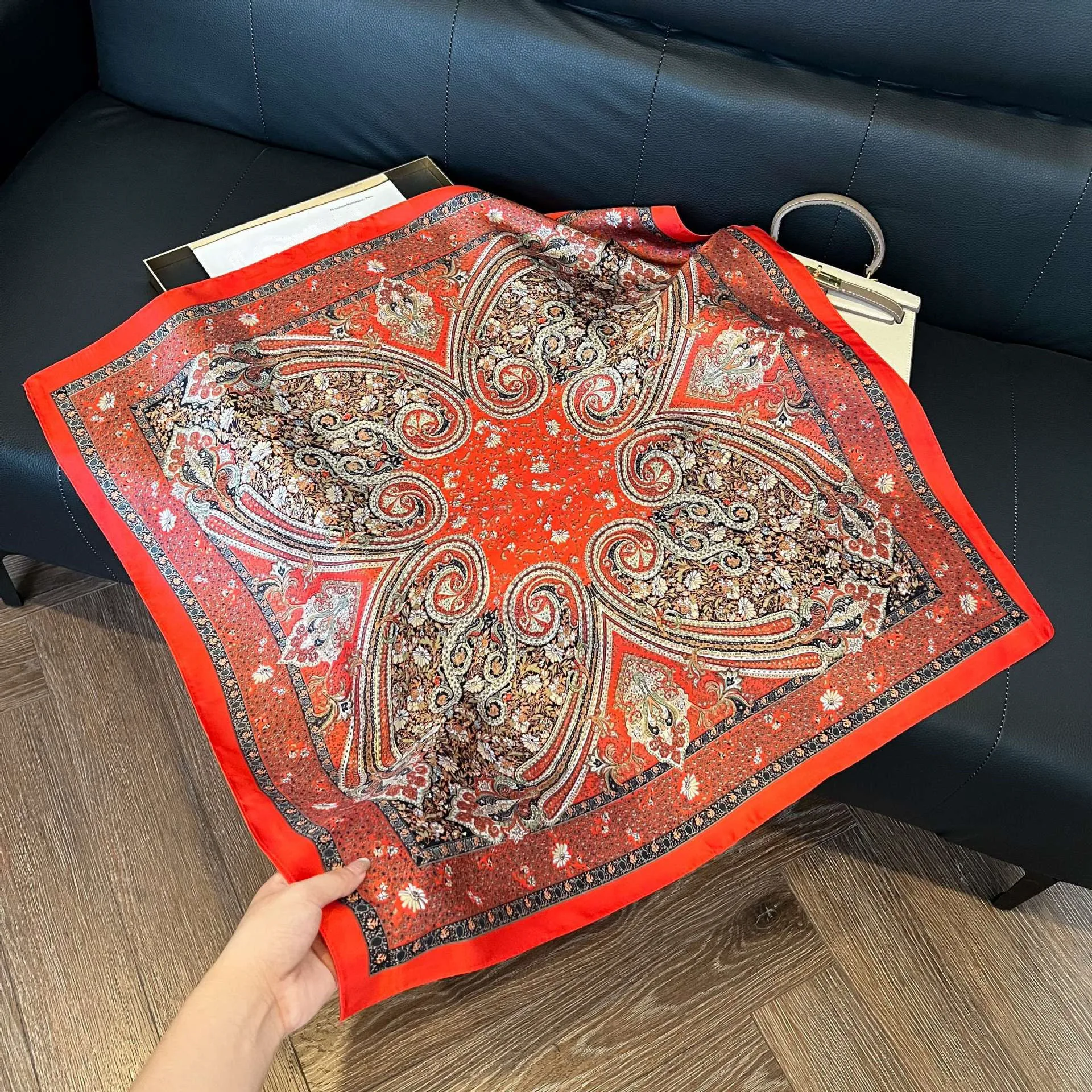 ผ้าพันคอไหมพิมพ์ลายโซ่ดีไซน์หร - Luxury Bags China บทวิจารณ์และราคา