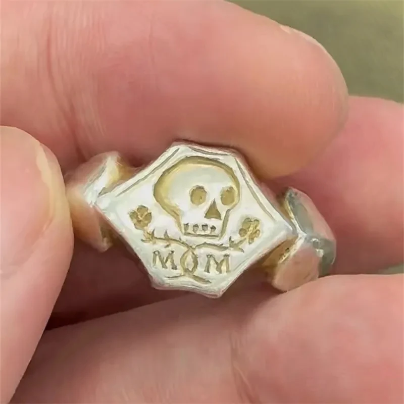 Halo Dyed Light Yellow Skull Head Ring with Niche Design Retro Handmade Carving Fashionable Personalized Ring for Boys As A Gift