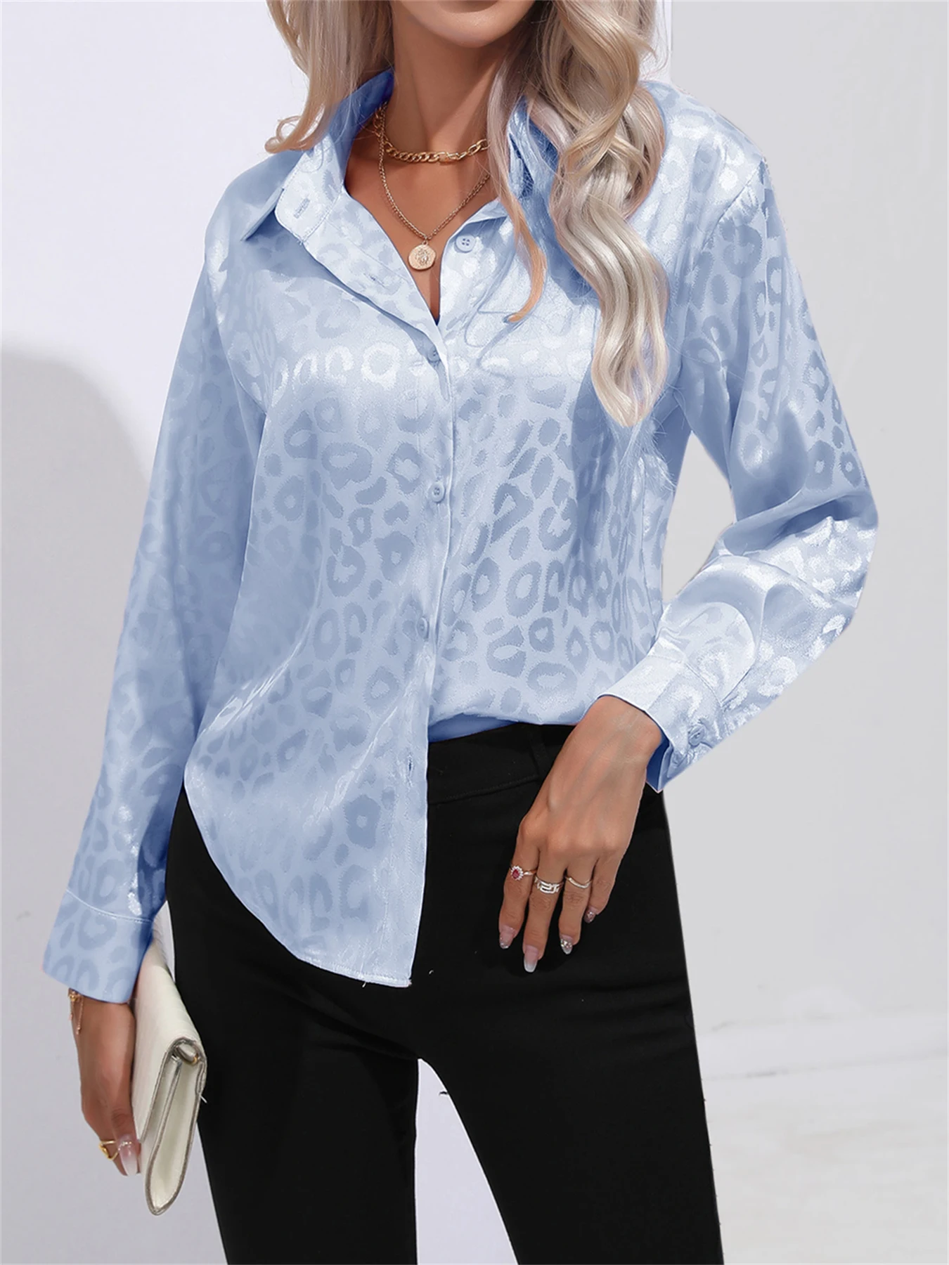 Elegante camicia leopardata a maniche lunghe con bottoni sul davanti con colletto a risvolto per camicetta in raso da donna