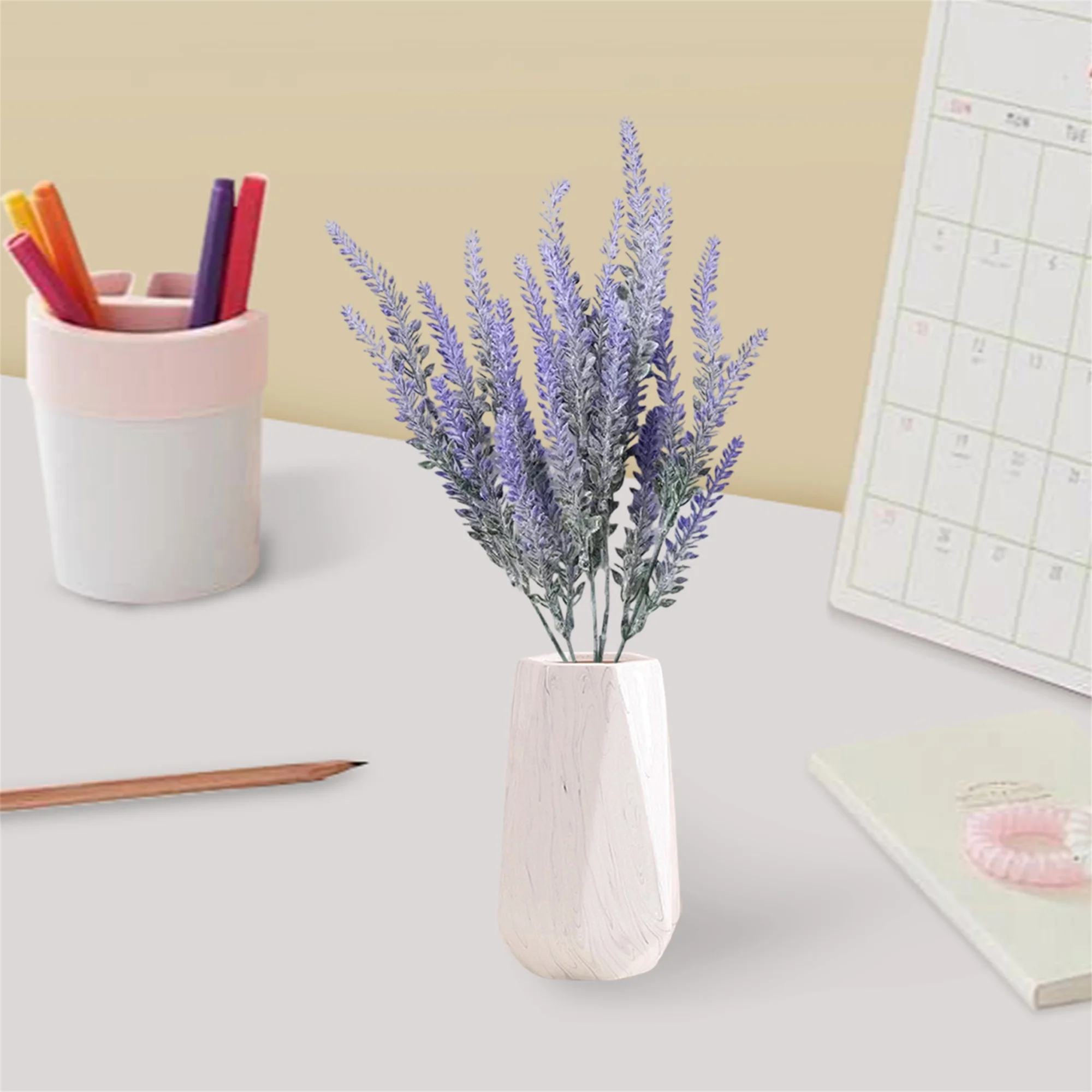 

Искусственные растения эвкалипта с стеблями, реалистичная имитация искусственной зелени для внутреннего и наружного декора, домашнего офиса и многого другого