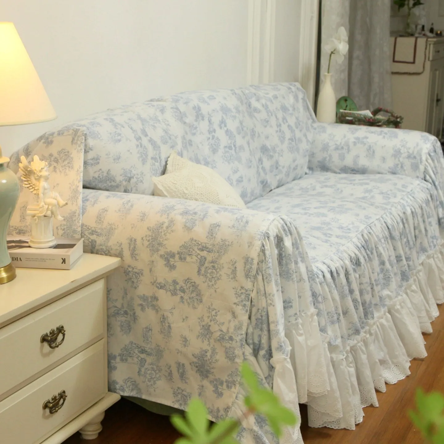 French Korean Princess Pastoral Blue and White Figure Painting Pure Cotton Sofa Towel 2 and 3 Seater Sofa Cover Lace Trim