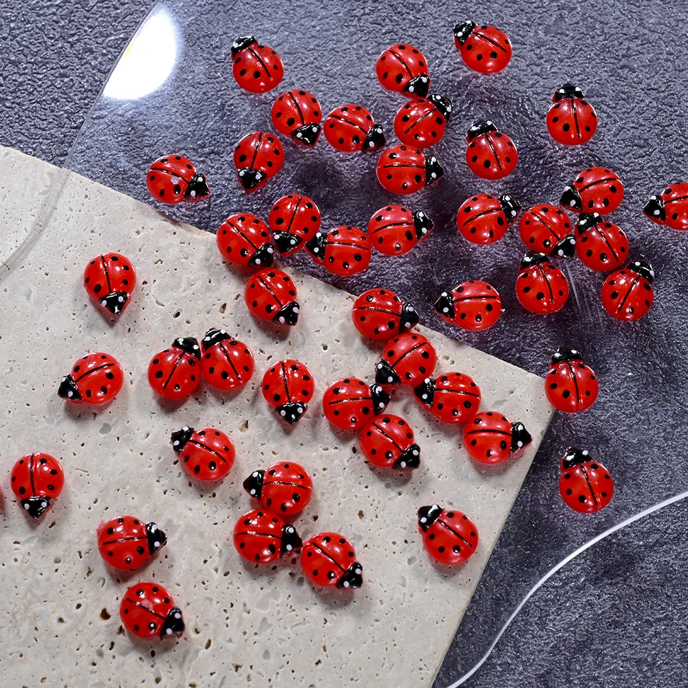 50 stücke 3D Rote Insekt Nagel Charms Nette Cartoon Marienkäfer Flatback Strass Für Nägel Kunst Dekorationen DIY Maniküre Zubehör * 50