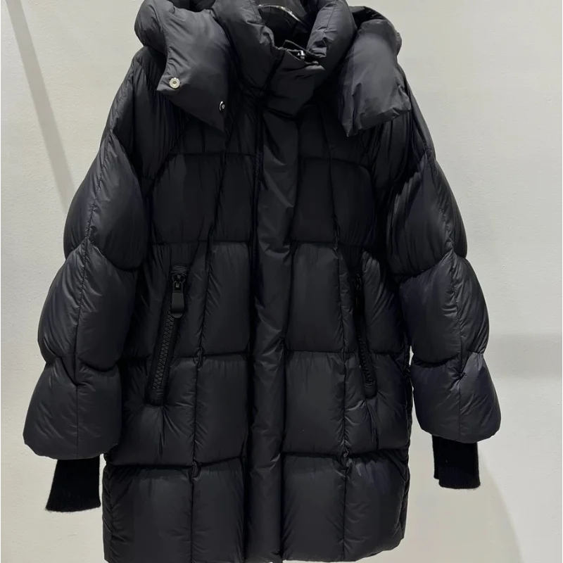 سترة نسائية قصيرة للأسفل 2025 شتاء جديد وصول ركاب نمط عصري مقنع معطف سميك دافئ