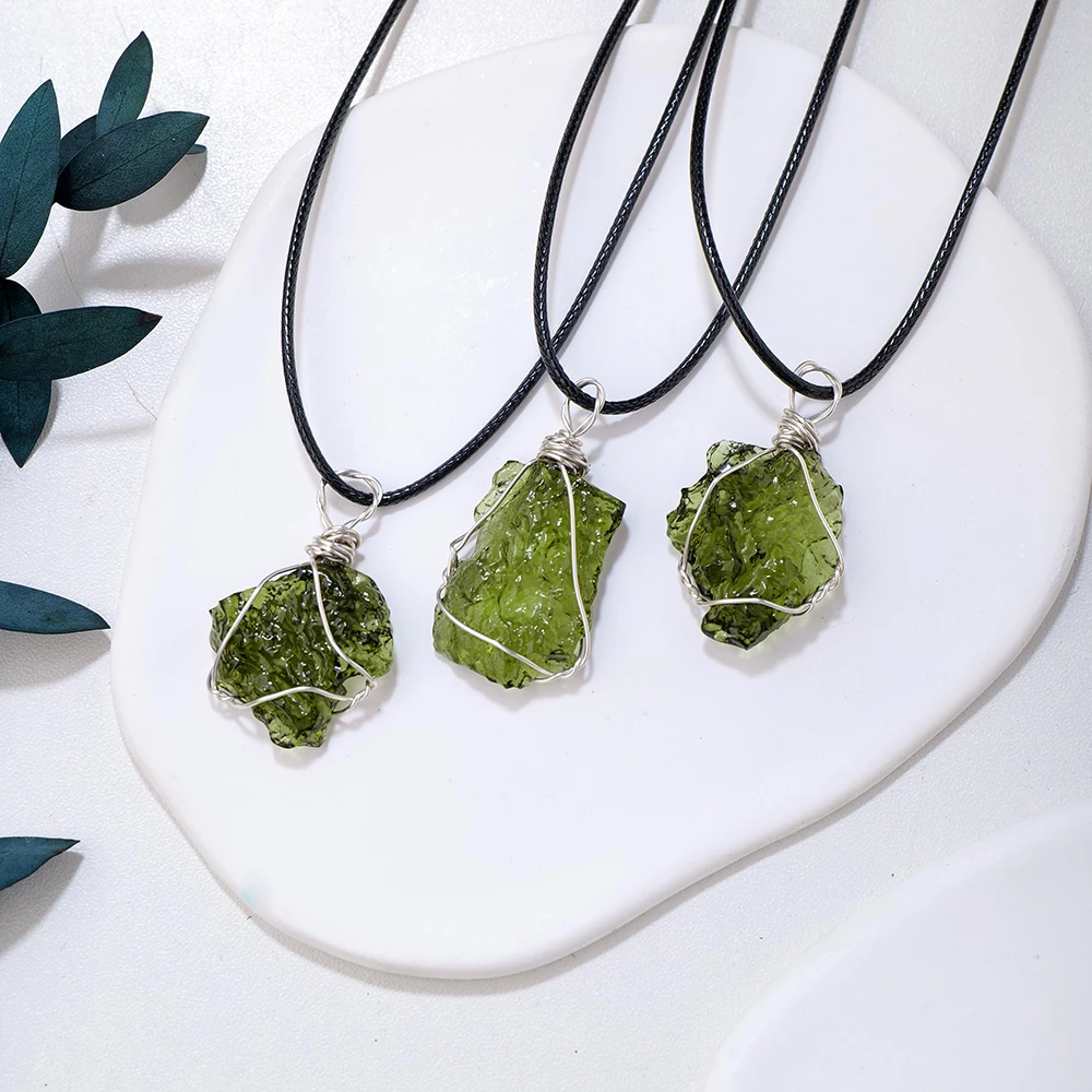 1PC Czech Meteorite Glass Necklace Green Stone Moldavite Pendant Healing Stone Energy Gemstone Women Jewelry Gift