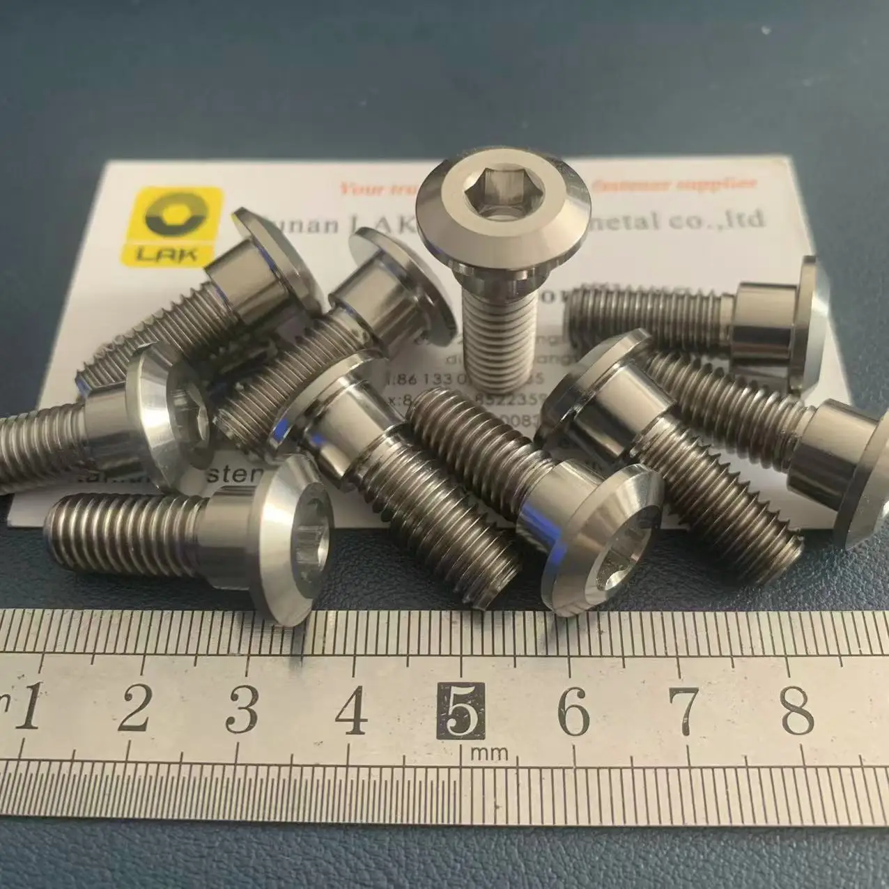 M8x24 Gr5 مسدس المقبس سبائك التيتانيوم الترباس/المسمار مع جولة الرقبة 10x6 لفرامل المحرك