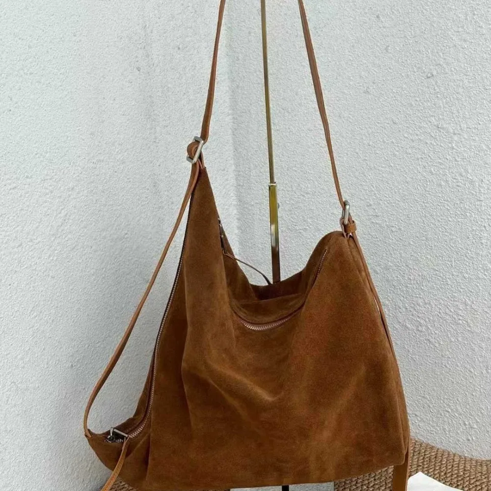 

New Slack Commuter Large Capacity Frosted Leather Commuter Shoulder Crossbody Bag Premium Sense Tote Bucket Bag Women