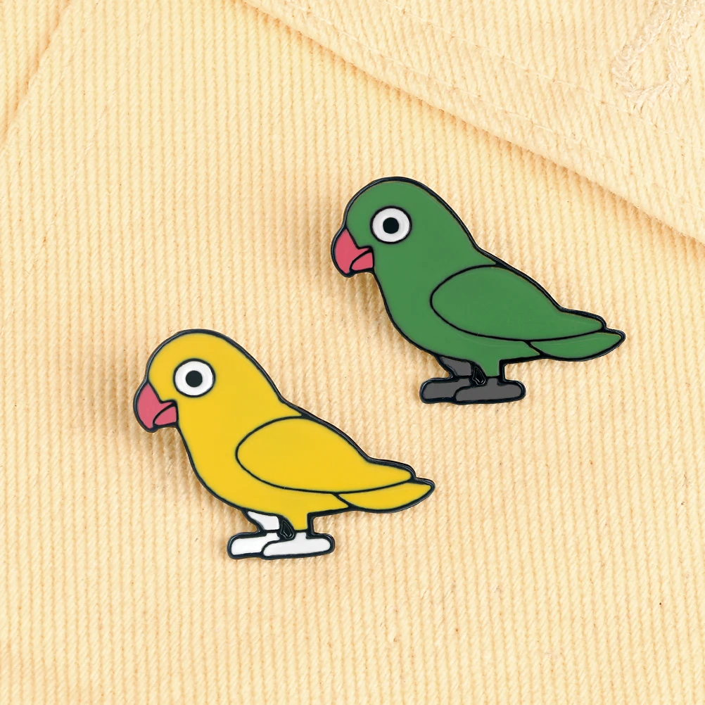 New Cute Green Yellow Parrot Brooches Cartoon Bird Enamel Pins Women Men Coat Lapel Pin Badges Jewelry Gift for Friend