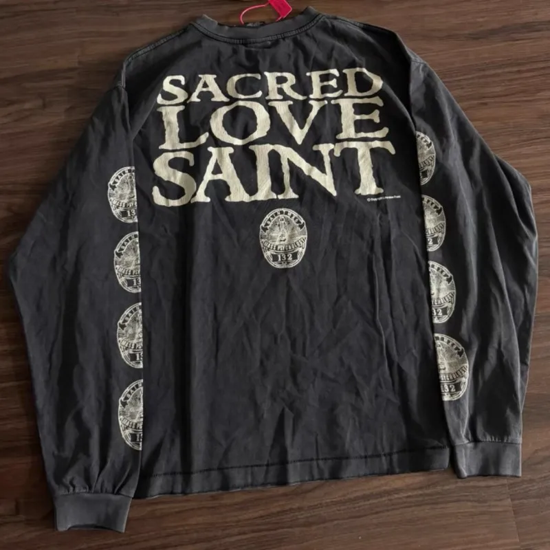 Vintage Distressed Black Saint Long Sleeve Tshirt Love Jesus Silhouette Portrait Washed Worn Round Neck Pullover Men Women Tops