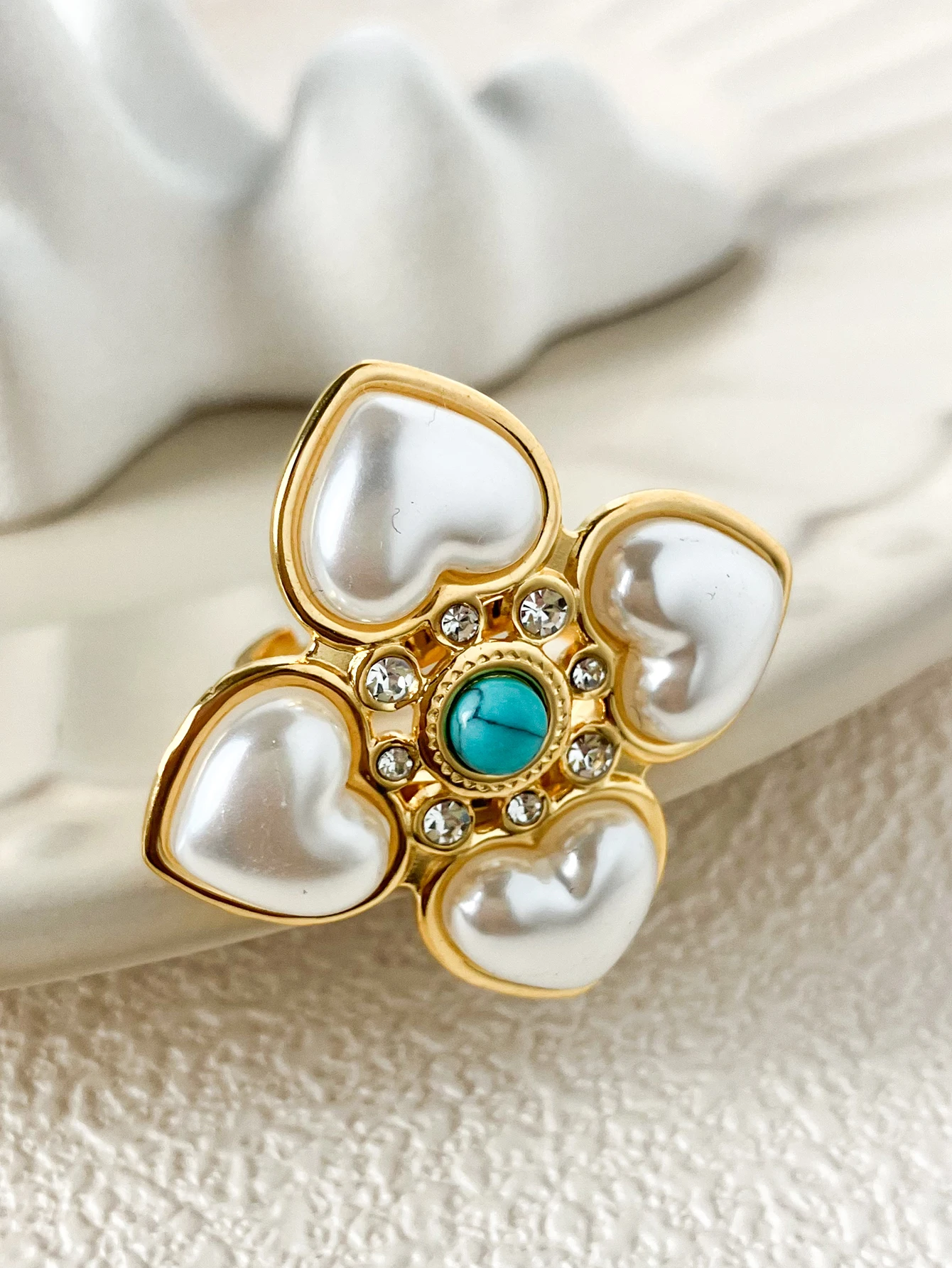 A Summer French Fashion Vintage Stainless Steel Women\'s Pearl Love Little Flower Turquoise Ring Commuter Holiday Gift Vacation