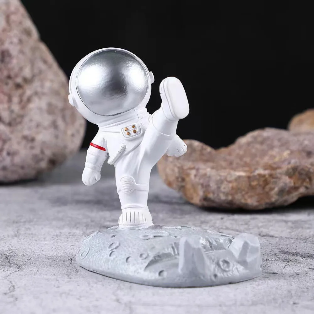 1PC Office Desk Decoration Nordic Style Astronauts Mobile Phone Stand Holder Ornaments Resin Spaceman Bracket Toys Gift Parts