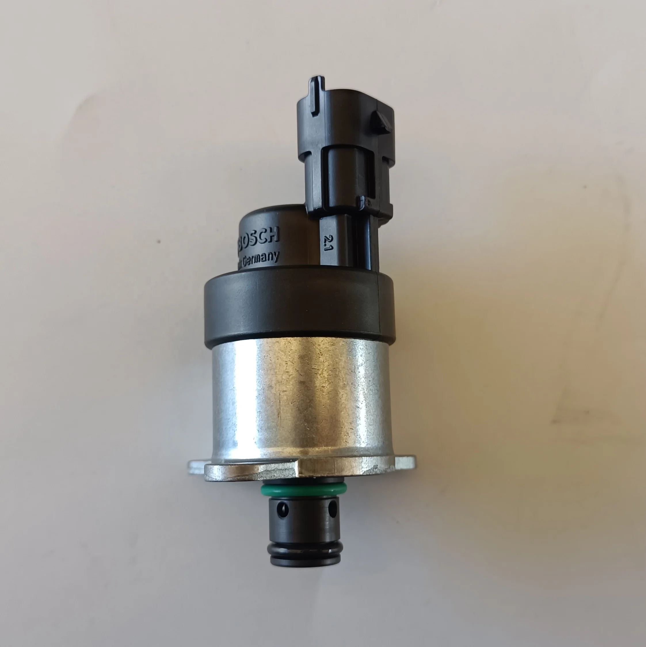 Original Factory Metering Unit 0928400746 for Automobile Engine Parts Fuel Metering Valve