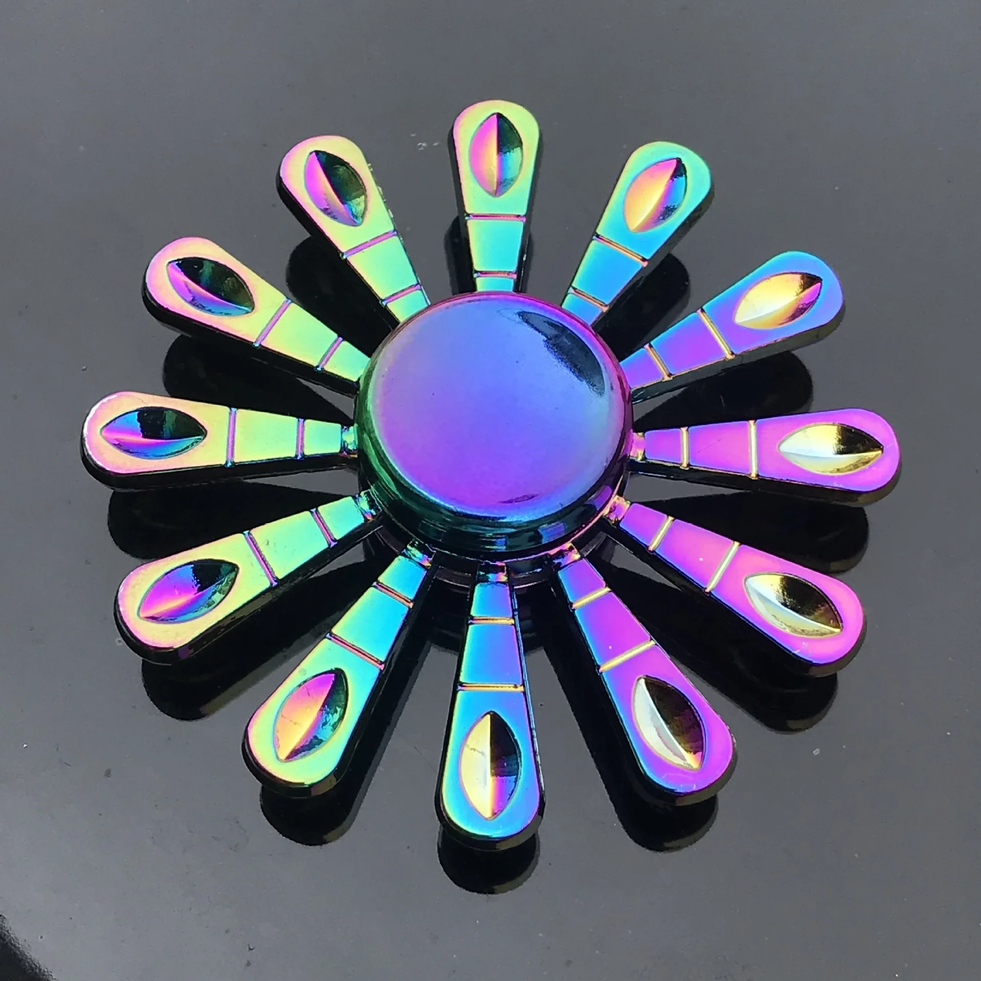 Neuer Metall-Regenbogen-Fidget-Spinner mit Farbverlauf R188 Geräuscharmes Lager EDC Handspinner Fingerspitzen-Gyro Anti-Angst Erwachsenenspielzeug Geschenke