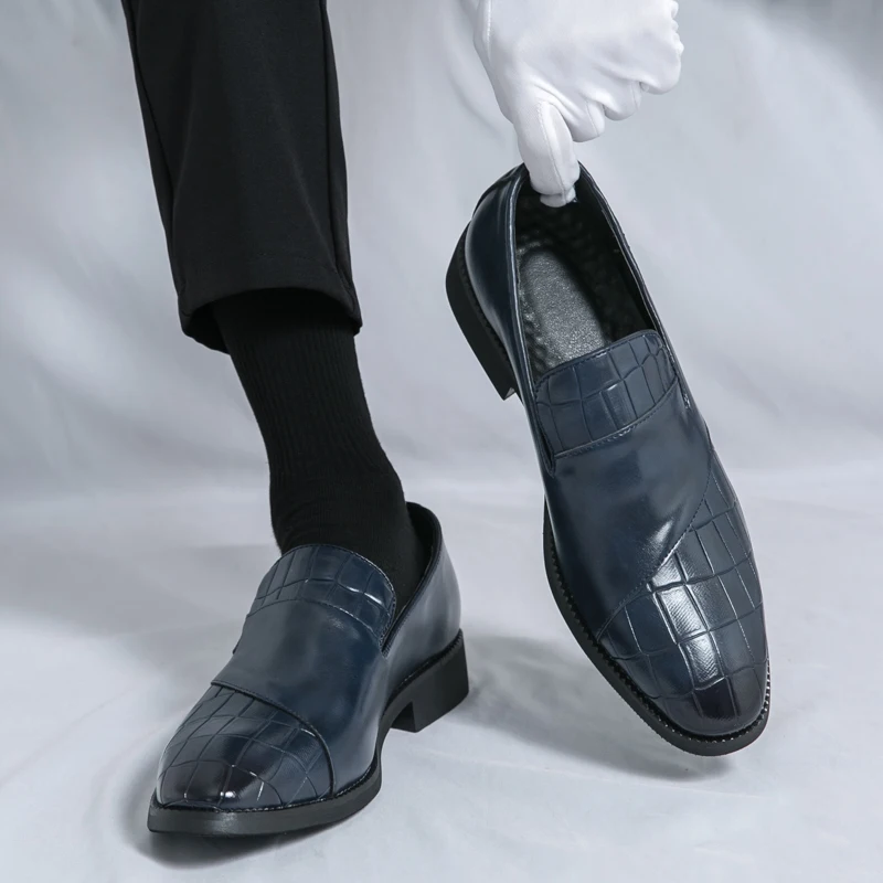 Loafer shoes 2026 autumn new men's business dress small leather shoes embossing leather slip-on British casual men's shoes