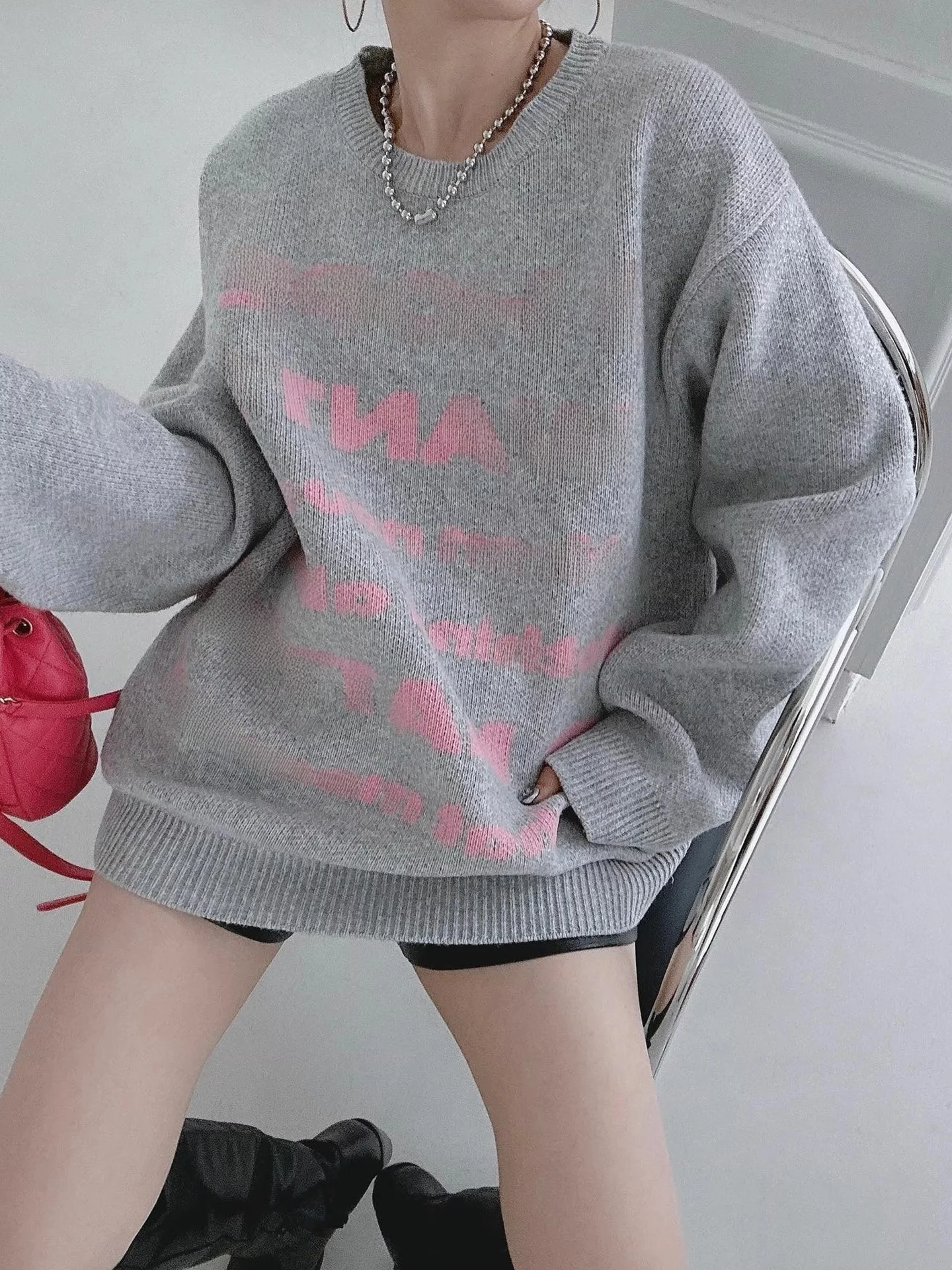 Милый антивозрастной цветной трикотаж с буквами, женский повседневный зимний свитер свободного покроя, удобный дышащий круглый длинный длинный свитер...