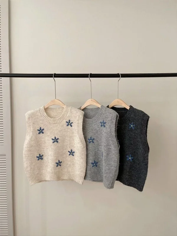 Hand-Knitted Short Vest Women's Spring Autumn New Style Layering Knitted Sweater Embroidered Flower Shoulder Top Fashionable ...