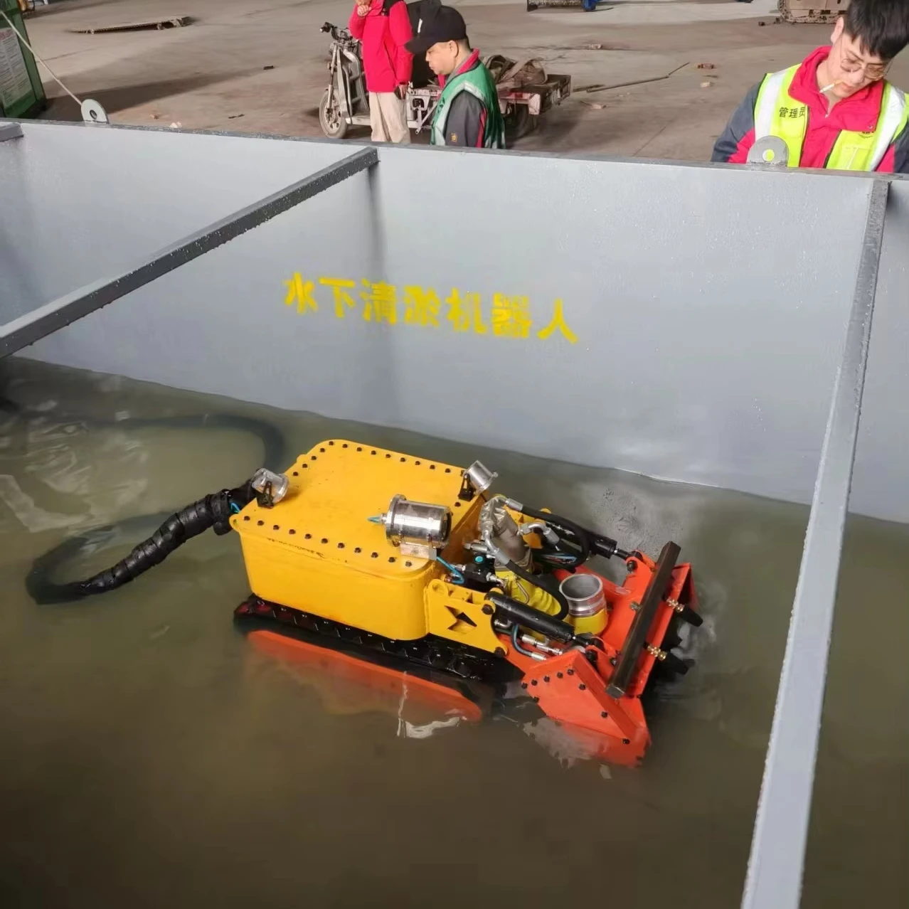 أفضل بيع روبوت الحمأة الذكي لتنظيف خزان مياه الصرف الصحي بركة بركة عالية الكفاءة متعددة مرات أسرع من العمل اليدوي