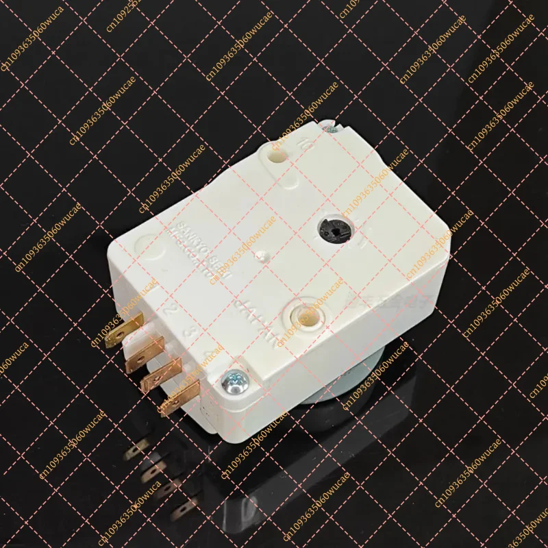 Refrigerator Defrost Timer TMDF704ED1 AC 200-240V 50/60Hz Defrosting Timer Replacement for Toshiba Refrigerator Freezer Parts