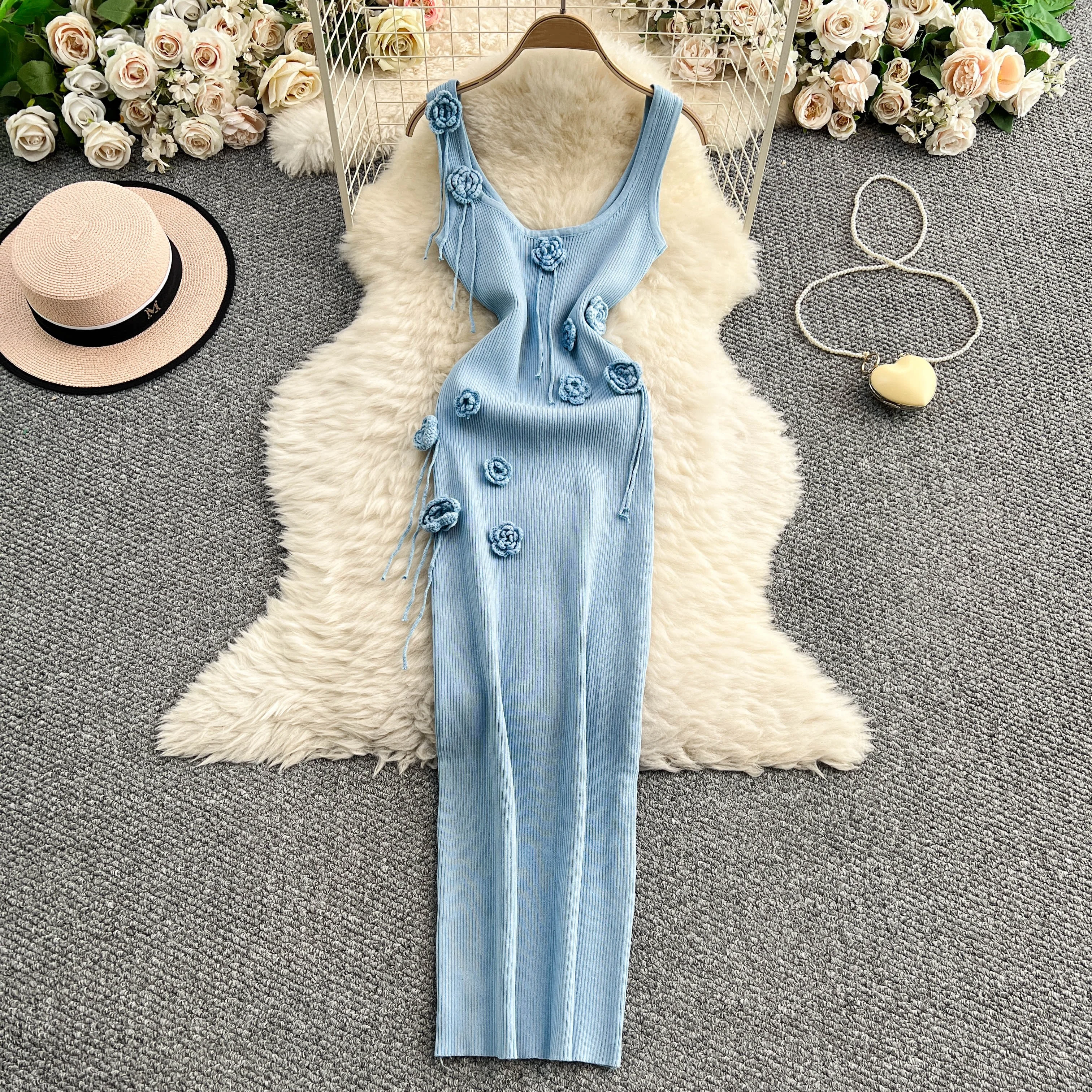 

Clothland Women Sweet Flower Knitting Dress Scoop Collar Sleeveless Stretchy Slim Sexy Midi Dresses Vestido QE048
