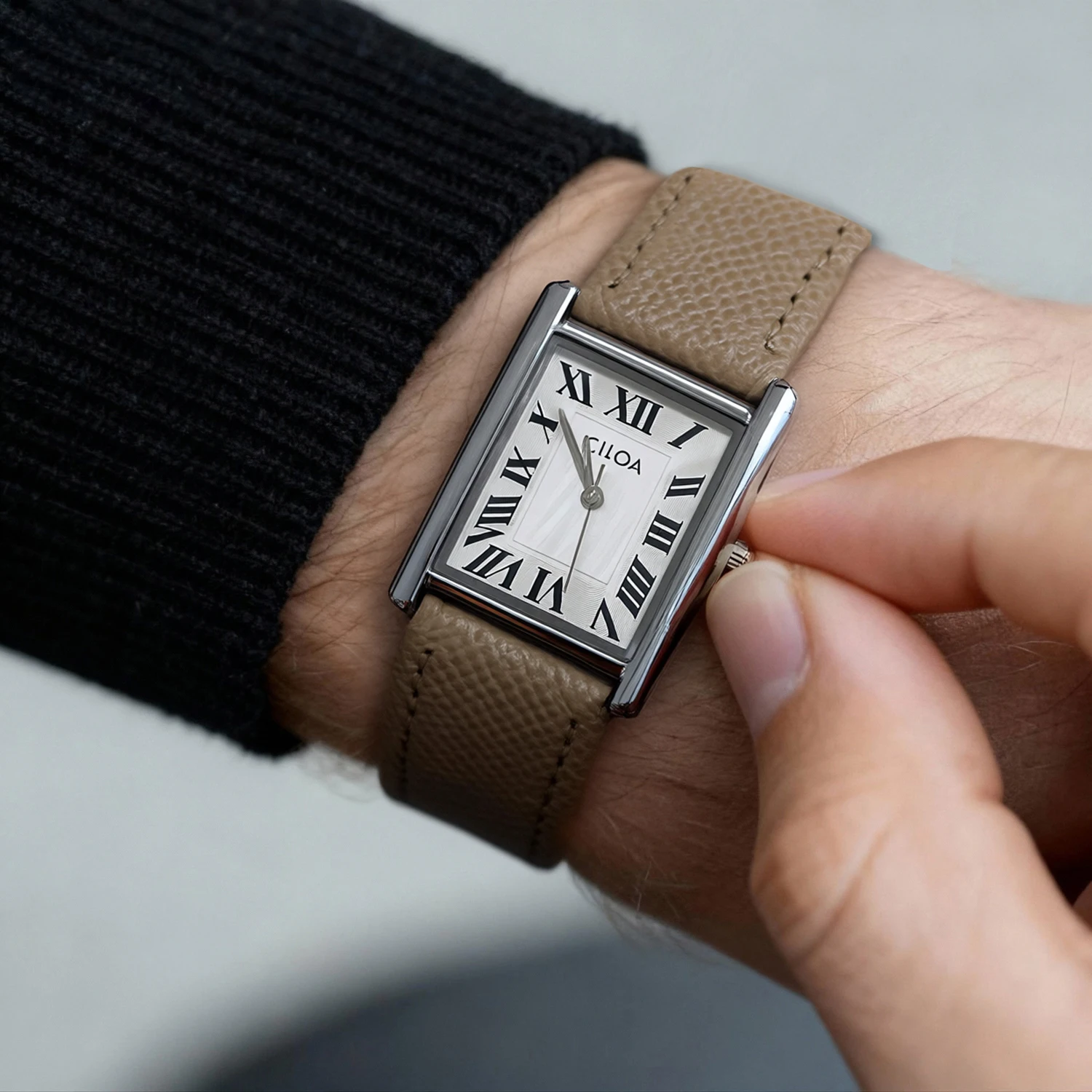 Reloj Cuadrado Retro de Lujo para Hombre CILOA, Caja Dorada, Esfera Crema, Correa de Cuero Marrón, Reloj de Pulsera de Cuarzo Versátil, Casual y de Negocios