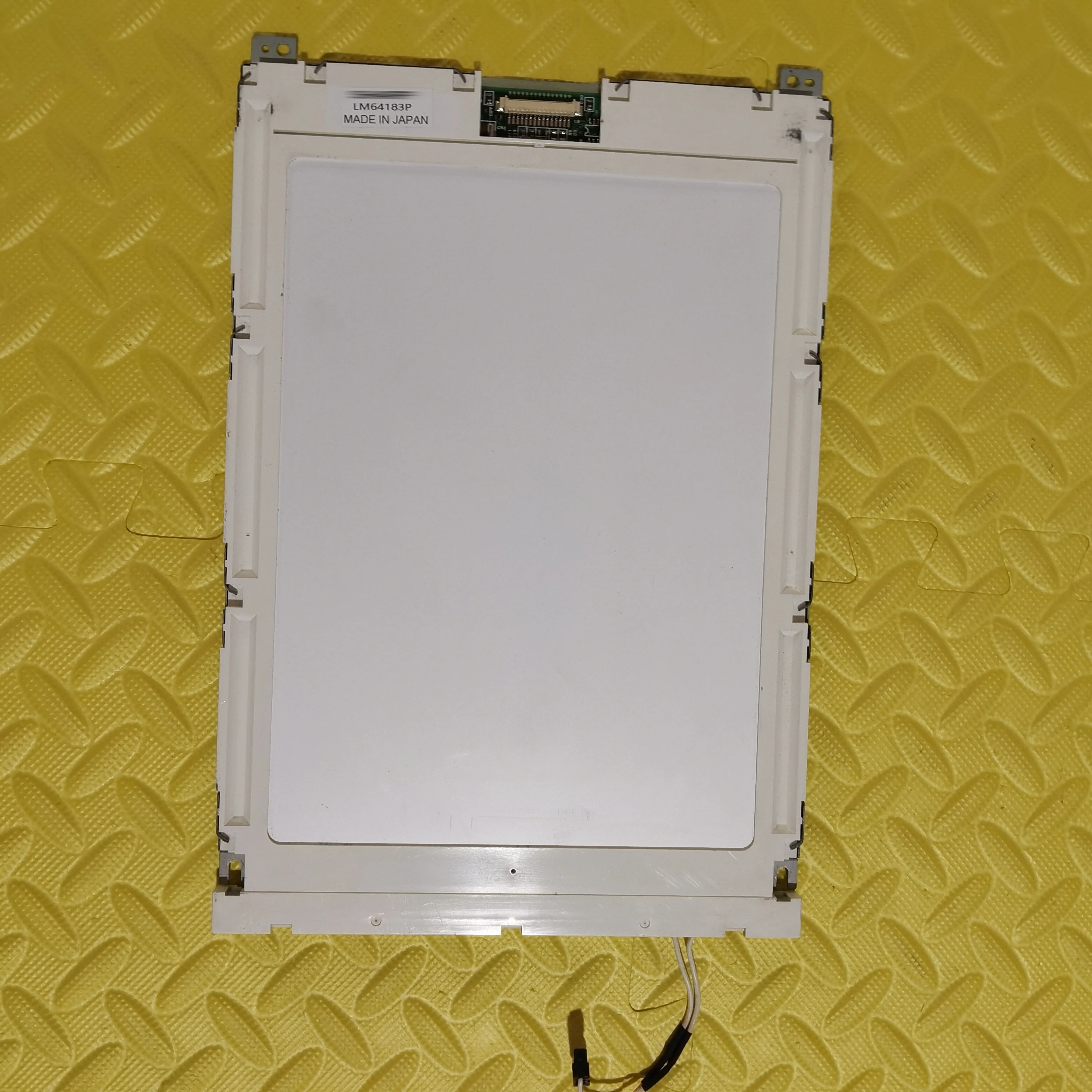 Tela LCD LM64183P