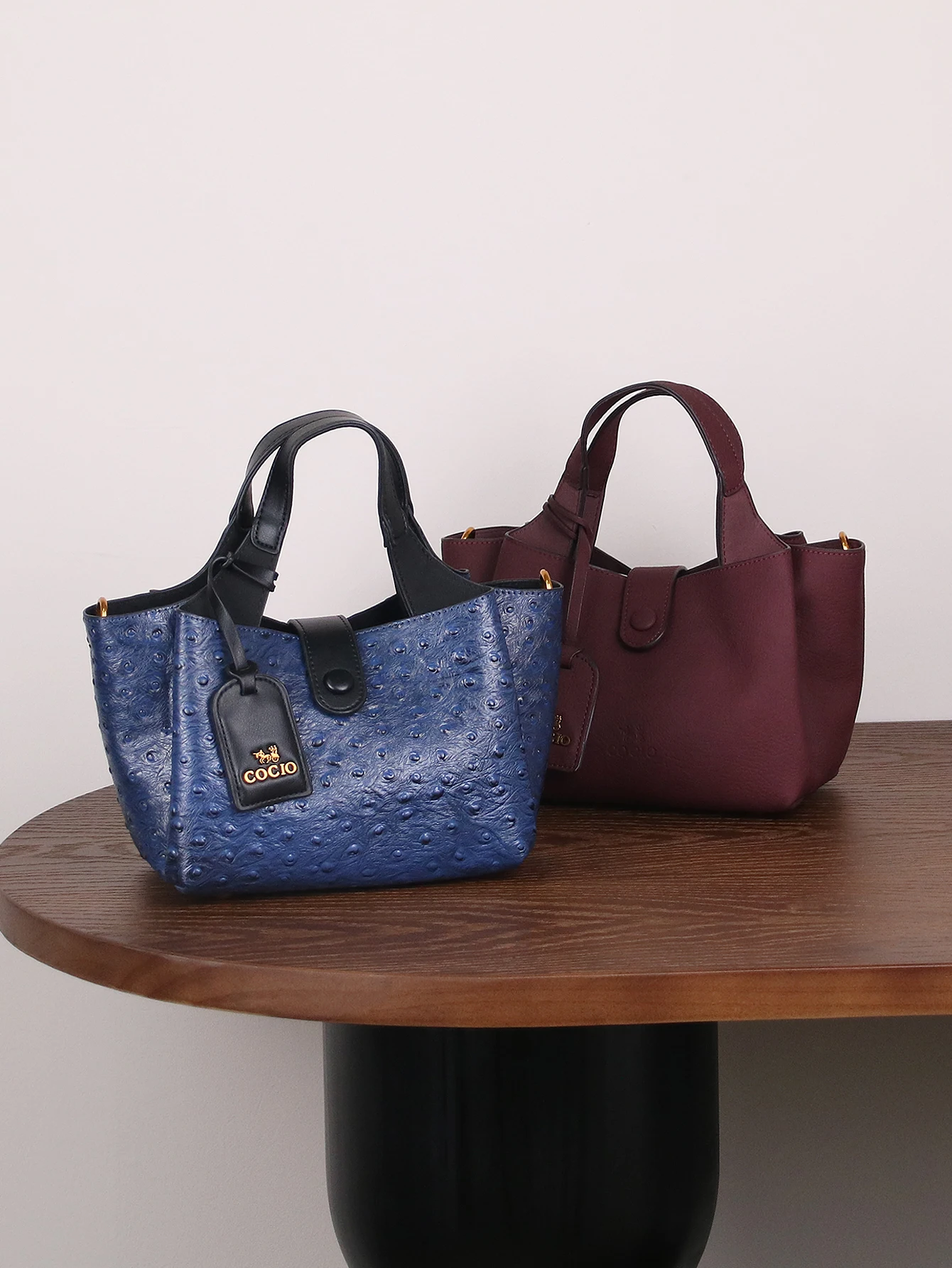 Fashion and elegance 2025 new handbag niche design portable shopping basket bag advanced sense of luxury autumn and winter retro