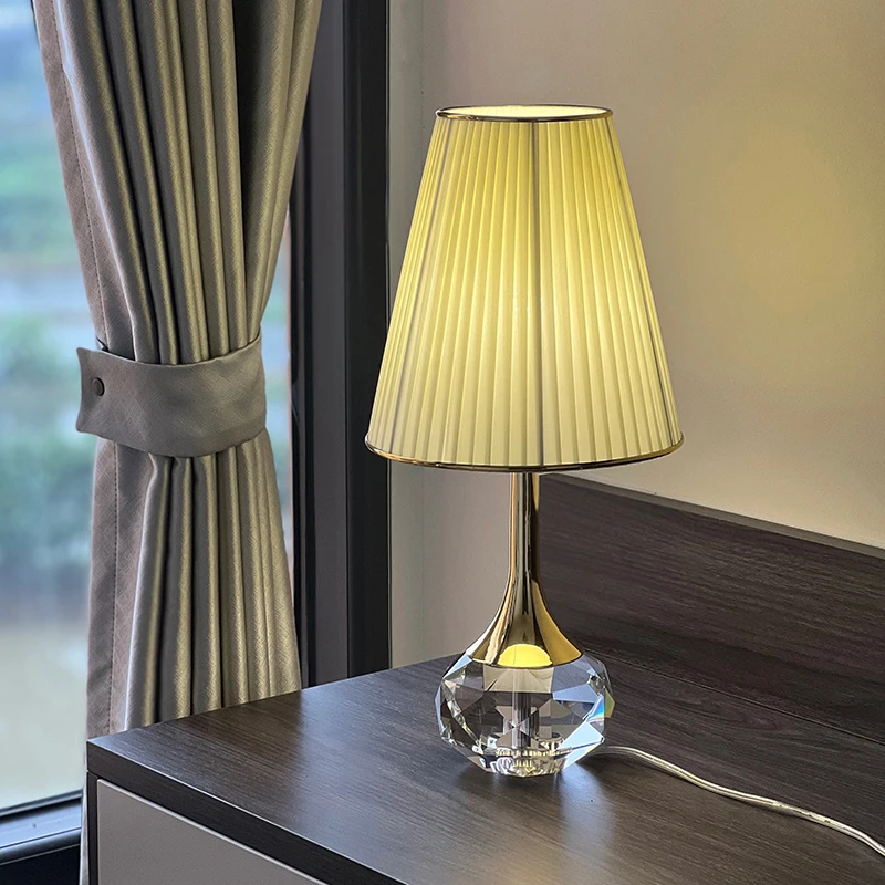 Crystal Perfume Bottle Shape Floor Lamp Bedroom Bedsides Restaurant Grey Desk Lamp Luxury Atmosphere Table Light Household Decor