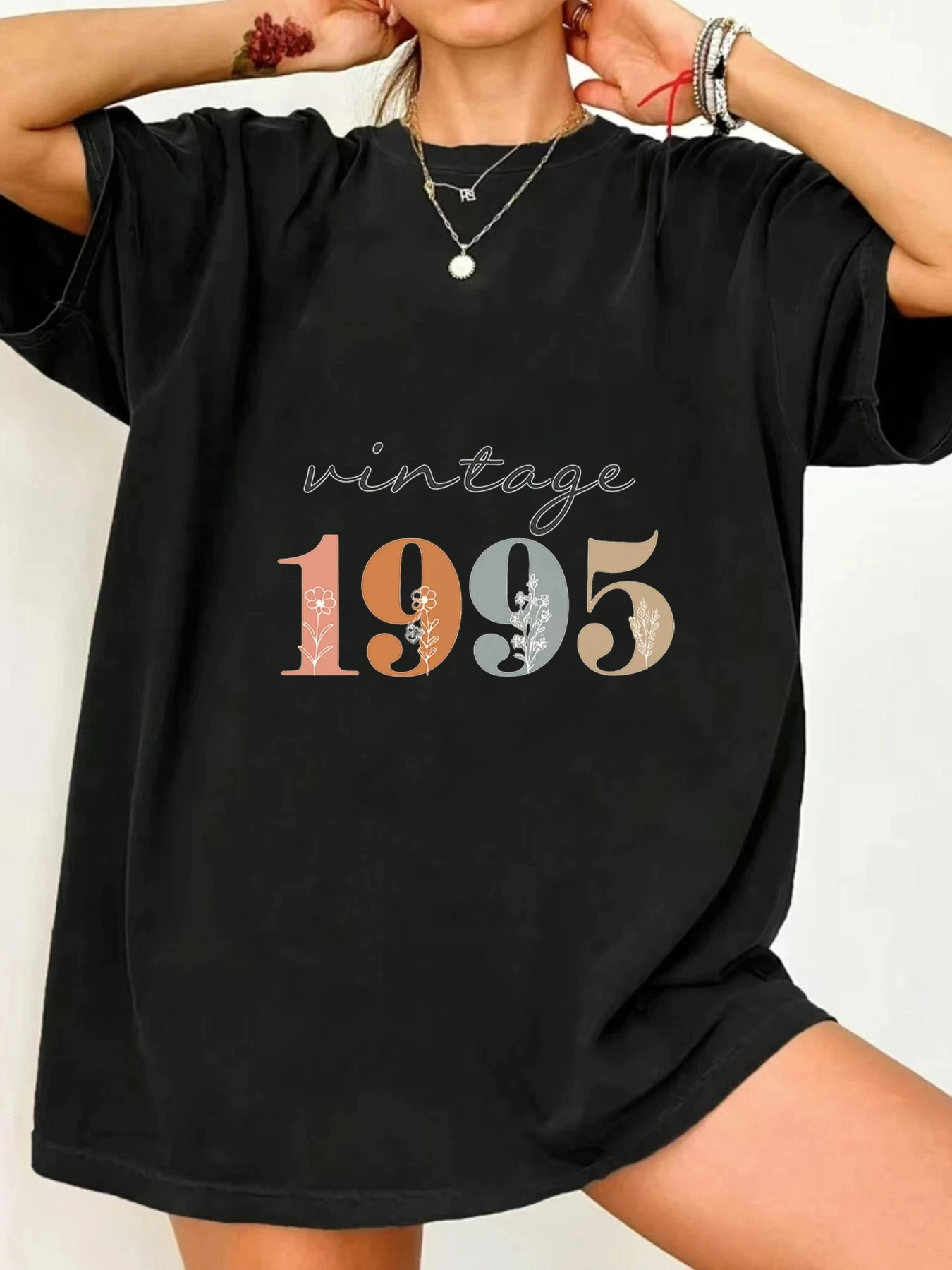 

【000577】Женская футболка больших размеров с круглым вырезом и короткими рукавами, эластичными полурукавами и модными принтами