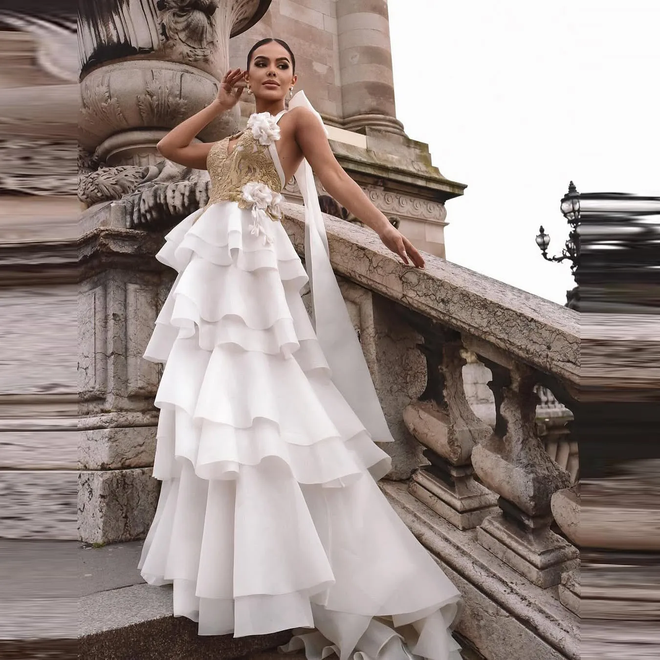 

Elegant Tiered Tulle Ball Gown Evening Dress for Prom Party Cocktail Formal Wear Gold Embroidered Top White Skirt Women's