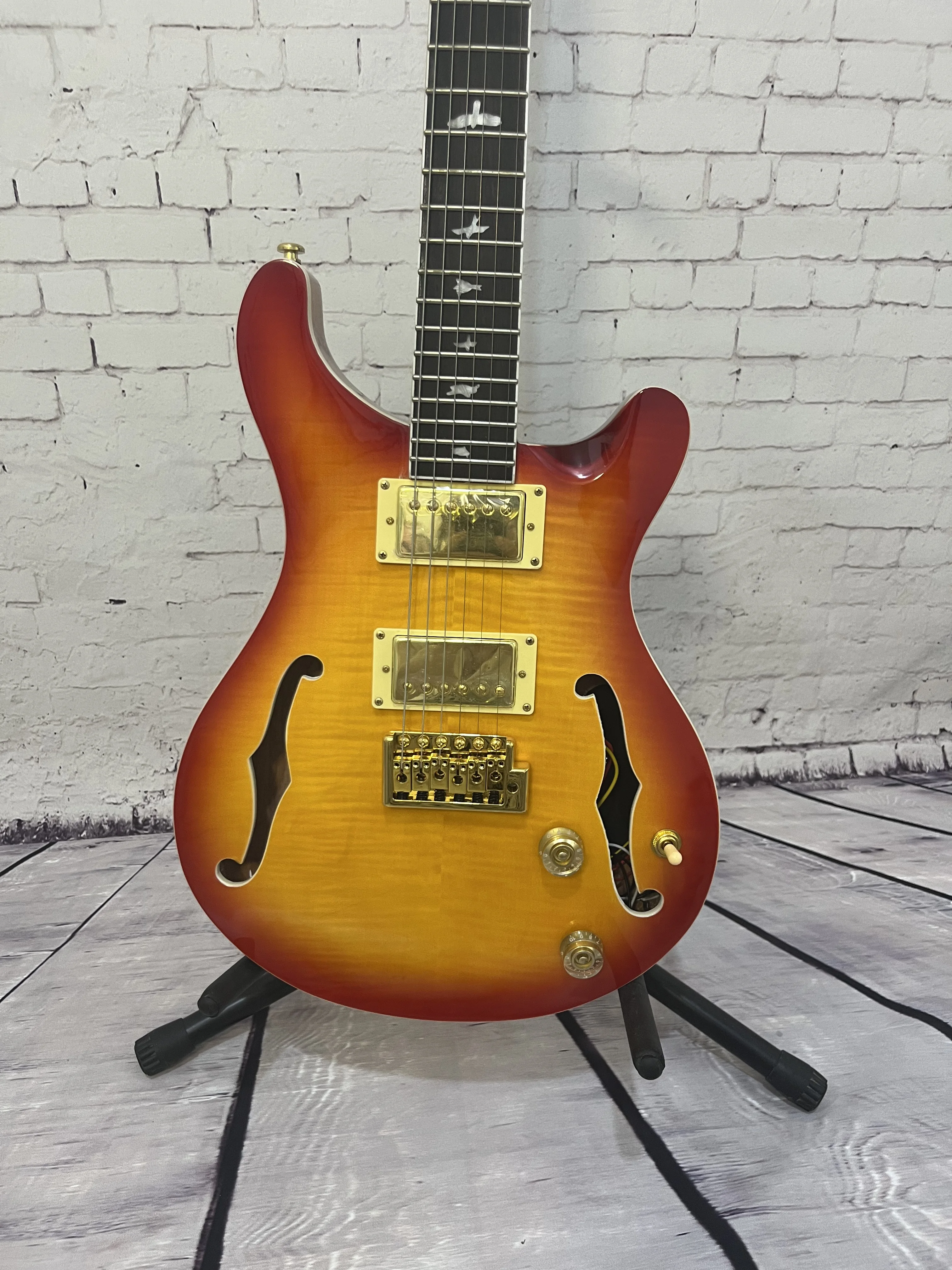 Chinese Factory customization electric guitar hollow body maple top