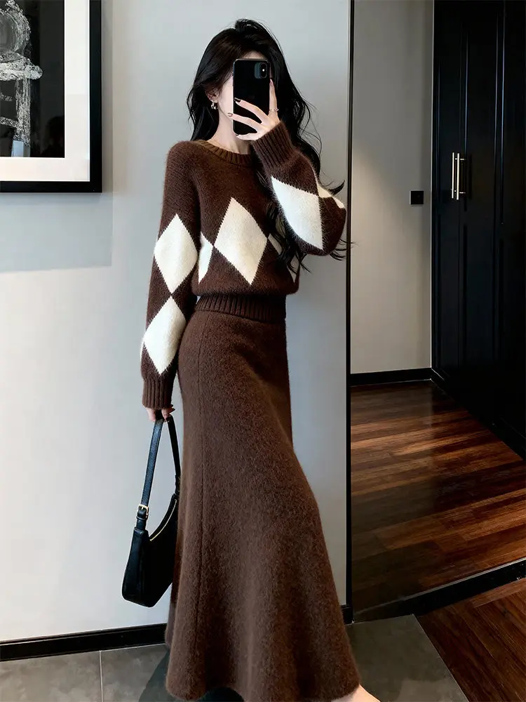 

Зимний теплый вязаный свитер и комплект для женщин: модный двухсекционный ансамбль с ромбовидным узором, длинными рукавами и круглым вырезом