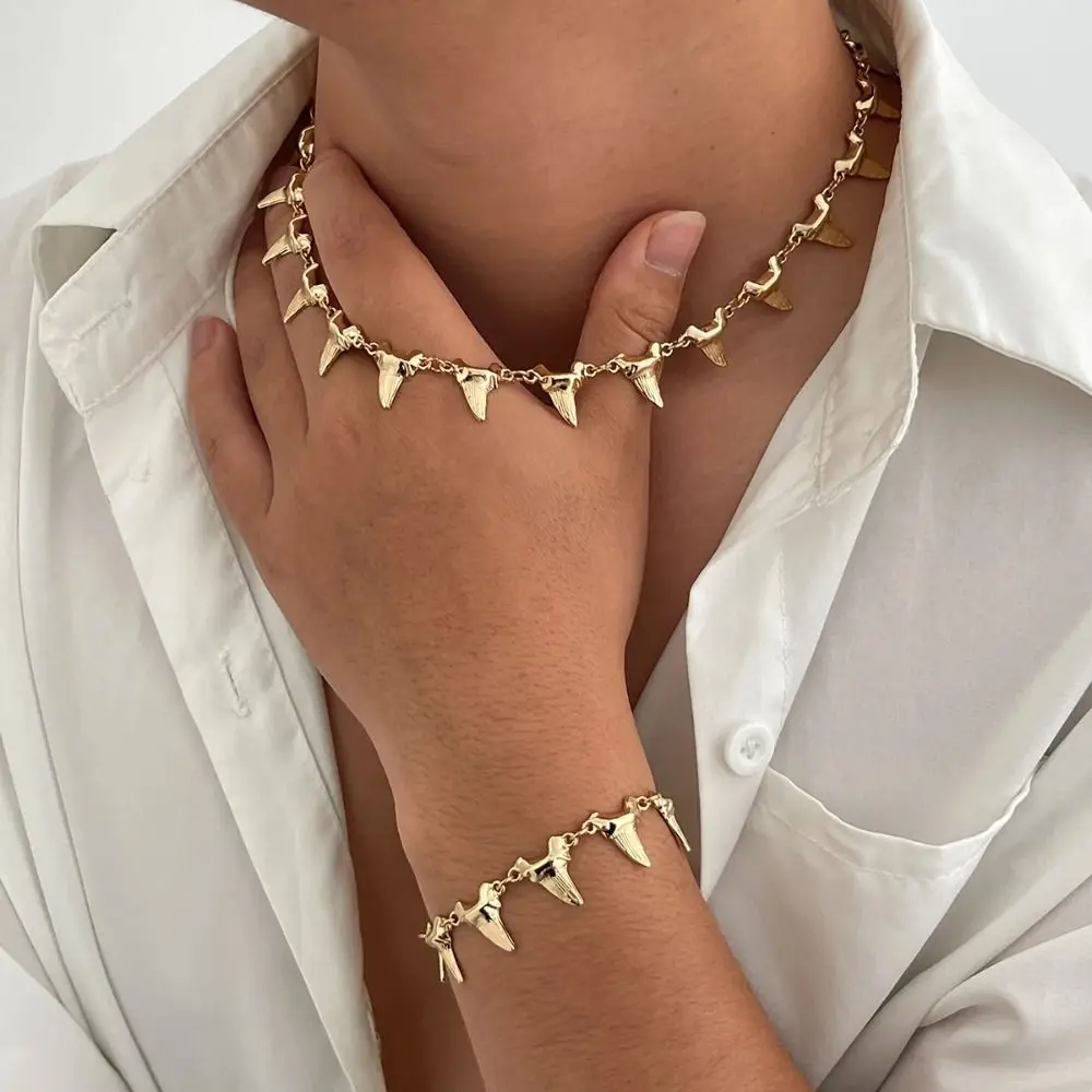 

Ethnic Style Rivet Spike Necklace Golden Hip Hop Shark Teeth Pendant Bracelet Silver Jewelry Accessories Geometric Jewelry Set