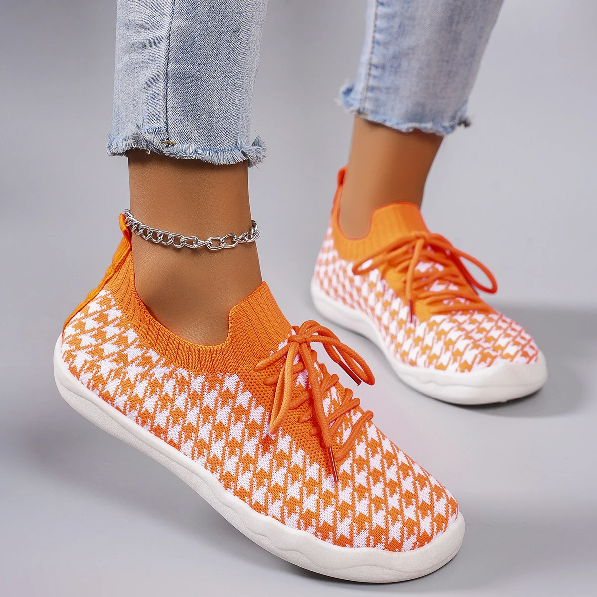 Spring new women\'s sports shoes, fashionable, breathable, lightweight, non-slip, wear-resistant, casual sports shoes, flat shoes