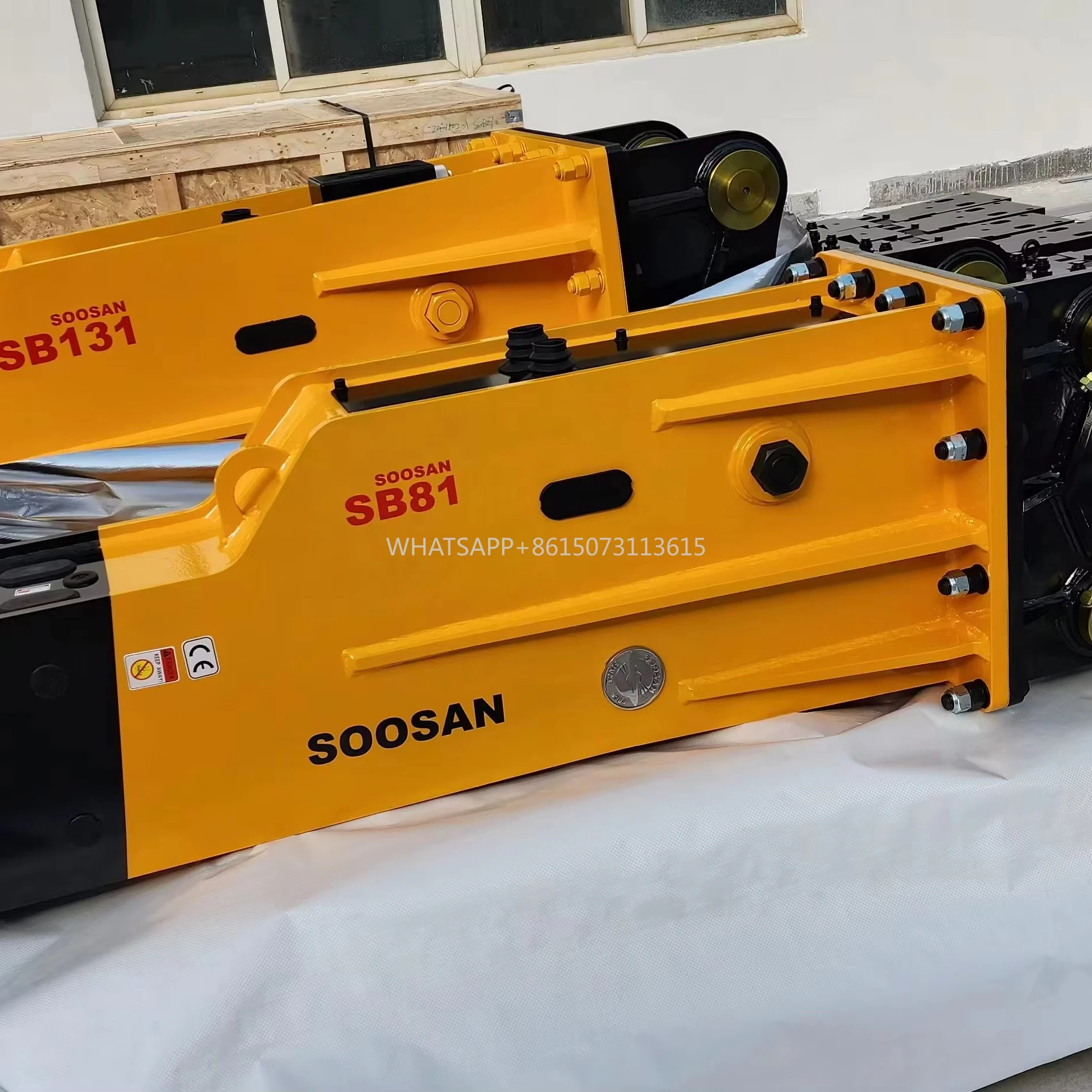 

SOO SAN HYDRAULIC BREAKER SB81 SILENCE BOX TYPE POSWER MEETS SILENCE BREKERS ROCK BREAKER CONCRETE SPLITTER