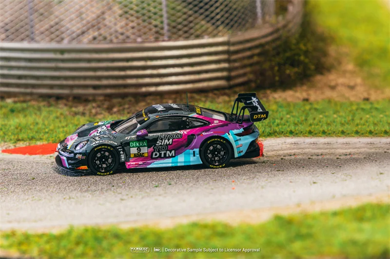 

**Предзаказ ** Литая под давлением модель автомобиля Tarmac Works 1:64 911 GT3 R DTM 2023 Tim Heinemann