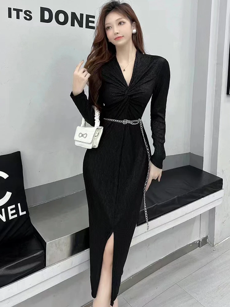 الخريف الشتاء الأسود مطوي Bodycon فستان بفتحة عنق على شكل v المرأة طويلة الأكمام سلسلة ضمادة فستان 2025 الكورية خمر فستان سهرة فاخر #1