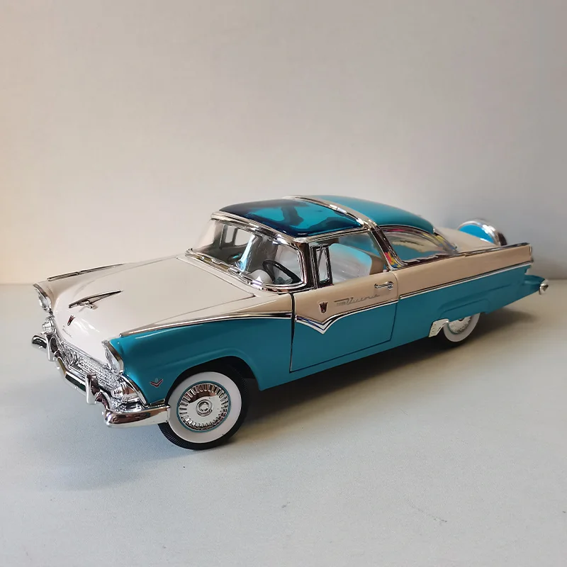 

Luying 1:18 Scale Alloy 1955 Ford Crown Victoria Miniature Toy Vintage Car Simulation Diecast Classic Model Souvenir Display