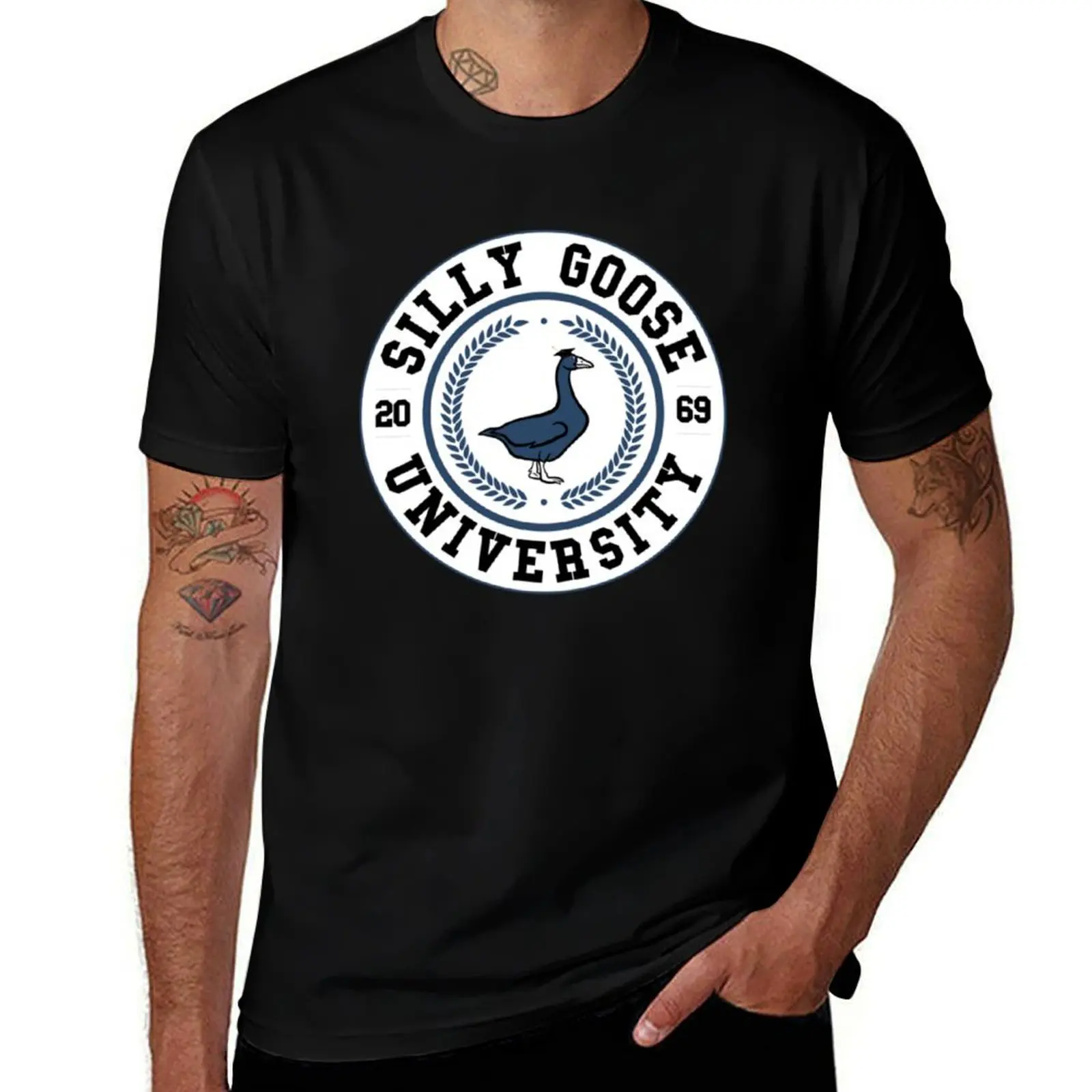 SILLY GOOSE UNIVERSITY - Funny Goose meme32 T-Shirt Durable Work Wear T-Shirt