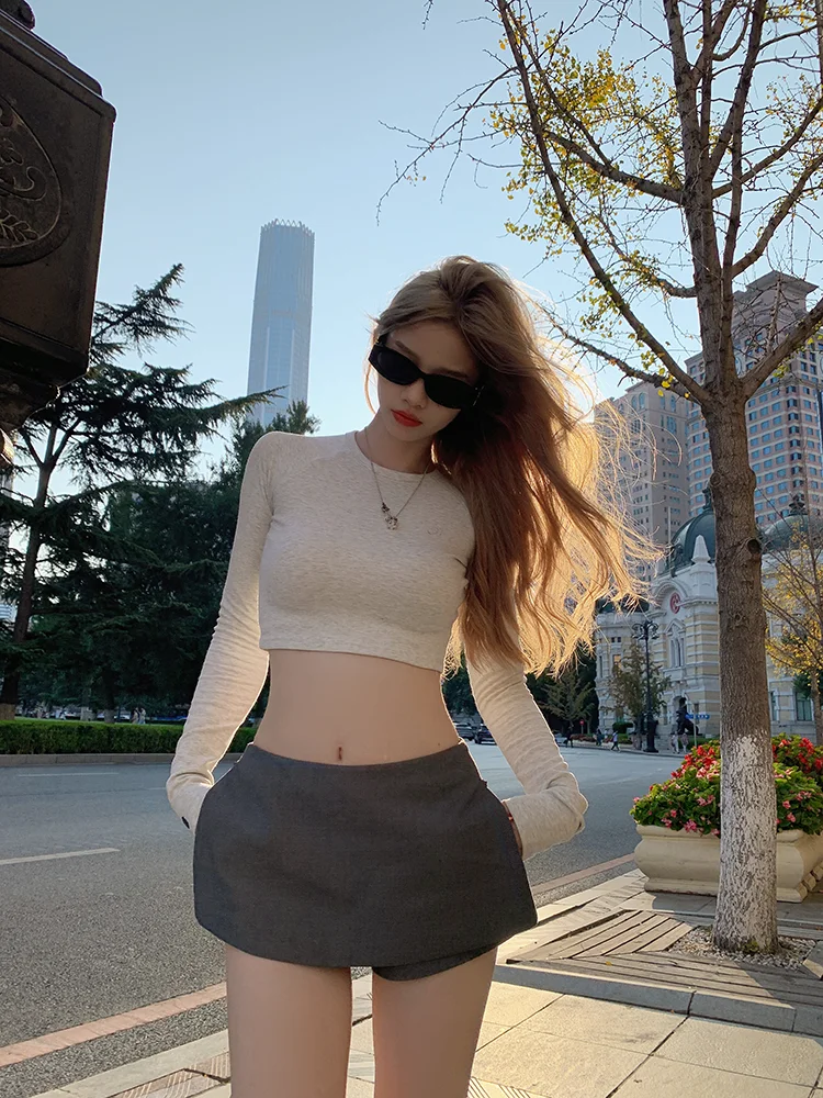 

Pure Color Embroidered ort Sve Women's T-irt Slim Fit High Elastic Long Sve Casual Top for Autumn Season