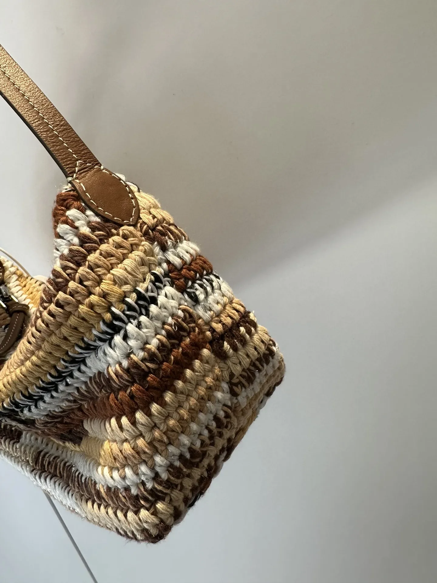 Bolso de mano tejido con arcoíris para mujer, cartera de mano a la moda, monederos informales, tendencia 2024