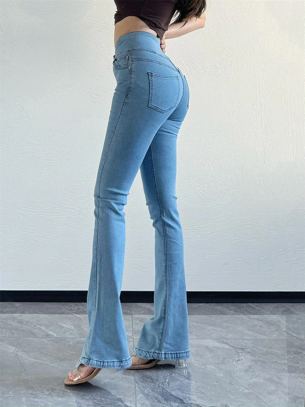 High Waisted V-shaped Tight Fitting Liftting Buttocks Denim Bell Bottom Pants Women's Summer Light Blue Thin Long Pants 52D6