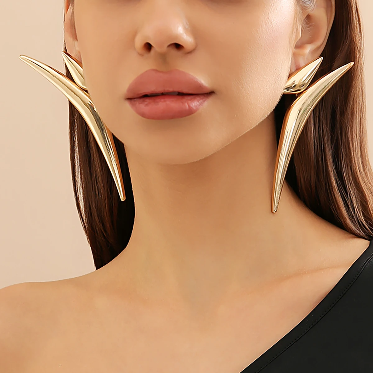 Exaggerated Geometry Long Curved Drop Earrings Fashion Aesthetics Thick Metal Triangular Earrings Women's Trendy Stage Jewelry